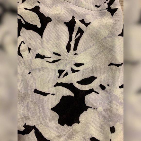 WILFRED ARITZIA Gorgeous 100% Silk Floral Camisole (Size Small) - Picture 5 of 7